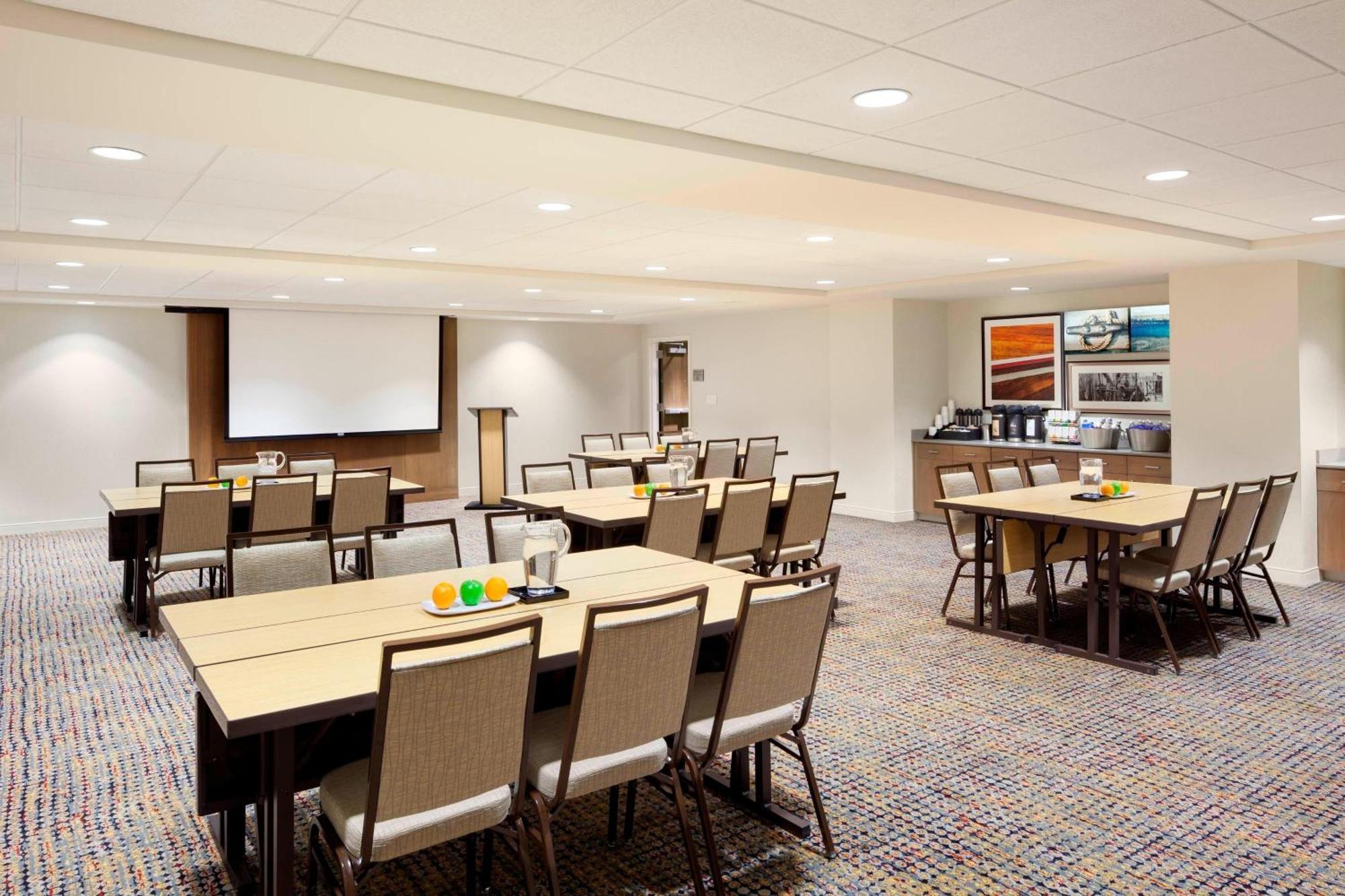 Courtyard By Marriott Portland Downtown/Waterfront Hotel Exterior foto