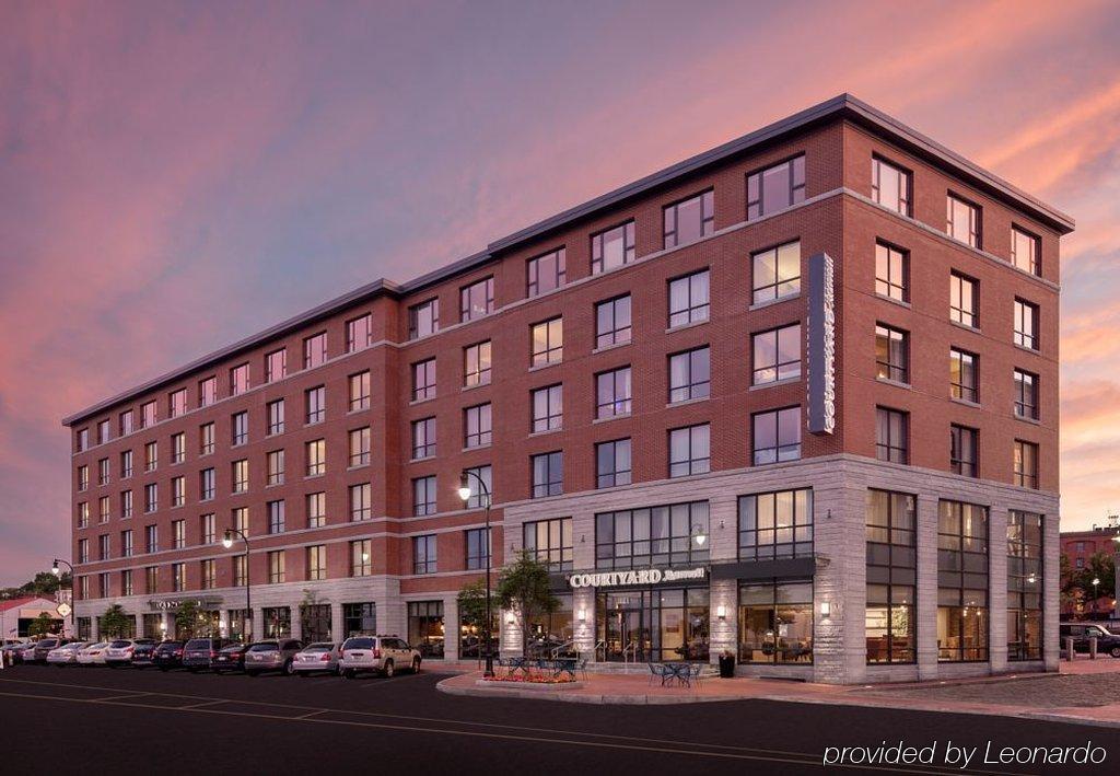 Courtyard By Marriott Portland Downtown/Waterfront Hotel Exterior foto